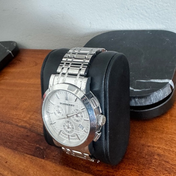 Burberry Chronograph Heritage BU1372 Silver Watch vintage - Picture 4 of 7